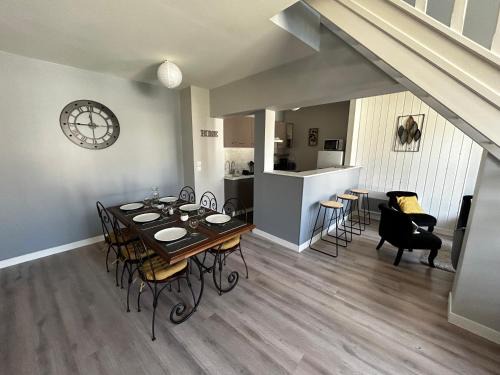 Blere Apartamento | Charmant petit duplex centre Bléré