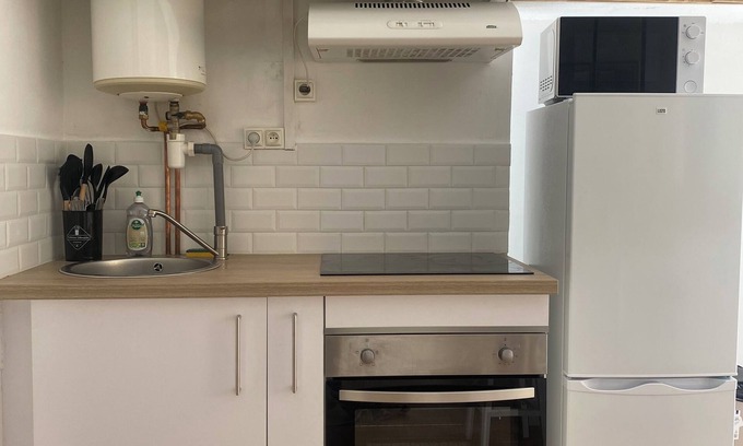 Bagnols-sur-Ceze Apartamento | Charmant Studio Centre Ville