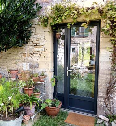 Lion-sur-Mer Casa | Charmant Studio au rez de chaussée de notre maison de village