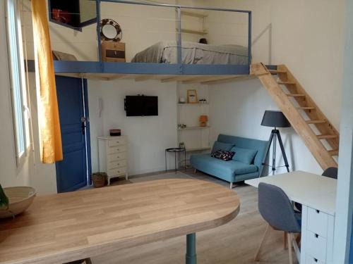 Nimes City Centre Apartamento | Charmant studio avec cour en centre-ville