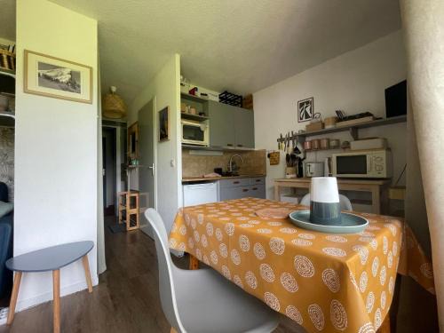 Abondance Apartamento | Charmant Studio Cabine entre Abondance et La Chapelle d'Abondance, Parking et Balcon Inclus - FR-1-692-98