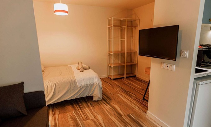 Saint-Chamond Apartamento | Charming brand new ribbed studio near Parc du Pilat