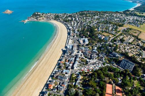 Pleneuf-Val-Andre Apartamento | Charmant Studio à Deux Pas de la Plage de Pléneuf-Val-André