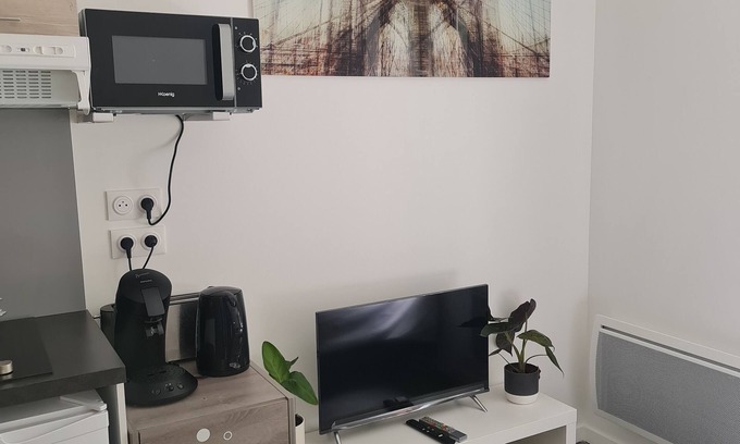 Saint-Cyr-au-Mont-d'Or Apartamento | Charmant Studio Indépendant, Bien Équipé