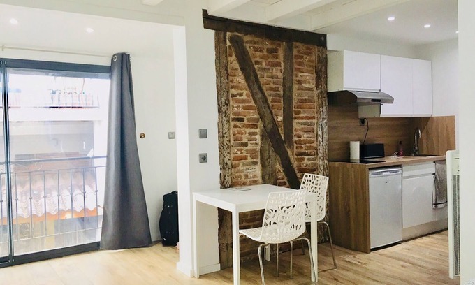 Saint - Michel Apartamento | Charmant Studio Refait à Neuf, au Pied du Métro et du Tramway