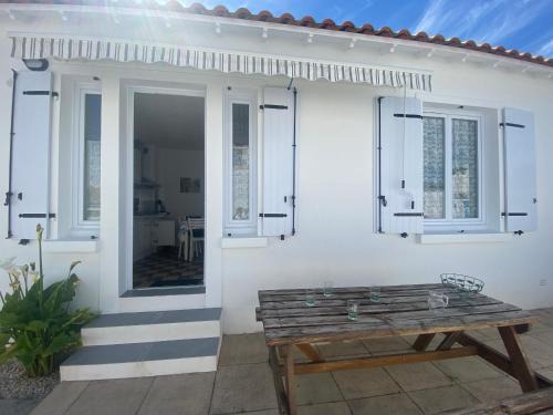 La Tranche-sur-Mer Apartamento | Charmant T2 avec Terrasse Privée, à 600m Plage et Commerces, La Tranche-sur-Mer - FR-1-22-278