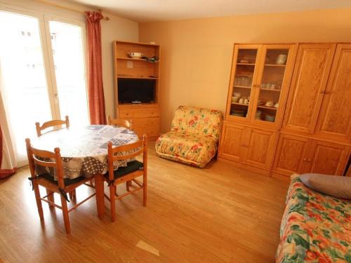 Bagneres-de-Luchon Apartamento | Charmant T2 Cabine Centre Luchon - Balcon Sud - Parking Privé - 4/6 personnes - FR-1-313-141