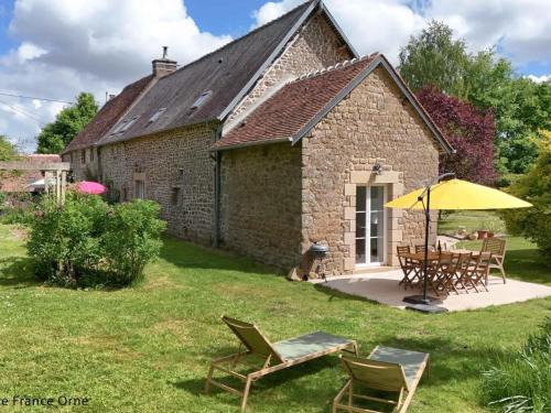 Saint-Fraimbault Casa | Charmante longère avec grand jardin, proche Saint-Fraimbault - FR-1-497-246