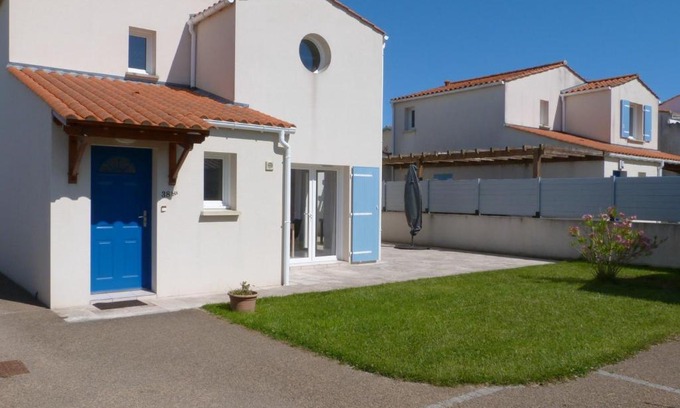 La Tranche-sur-Mer Casa | Charmante maison rénovée avec terrasse, proche mer, La Tranche-sur-Mer, 6 pers, Wifi, parking. - FR-1-194-224