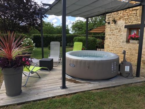 Granges-dAns Casa | Charmante maison périgourdine avec spa gonflable, proche Hautefort, idéale famille et détente - FR-1-616-167
