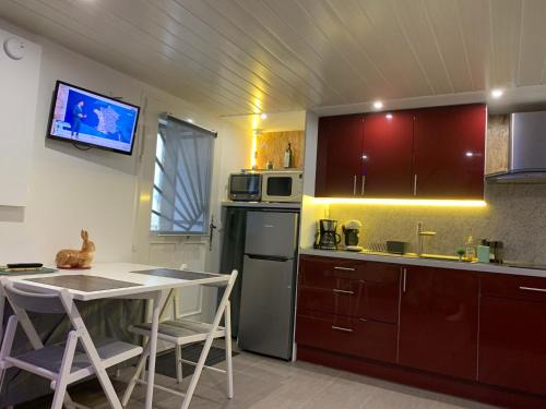 Satillieu Casa | Charmante petite maison en pierre, avec accès autonome