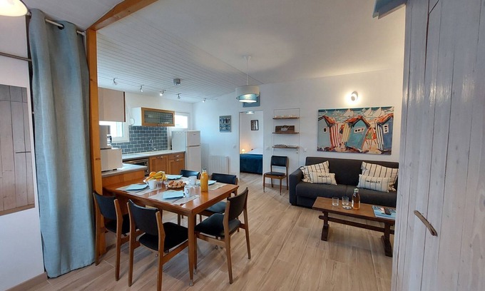 L'Epine Casa | Charme de la Petite Bosse by Interhome