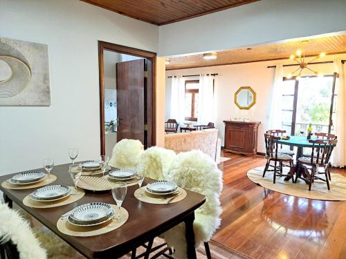 Campos do Jordao Apartamento | Charme nas montanhas com lareira