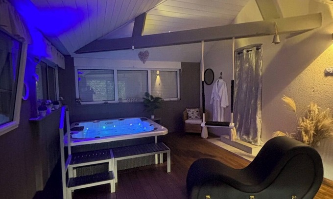 Thesee Casa | Charme & Sens charming house with indoor jacuzzi
