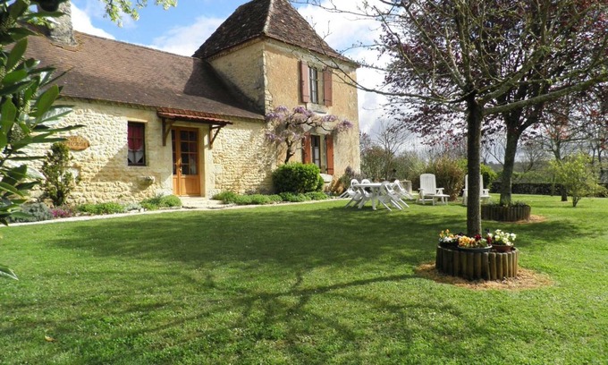 Saint-Marcel-du-Perigord Cabaña | Casa de Campo con Jardín, Chimenea y Barbacoa en un Tranquilo Pueblo Franco
