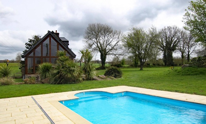 Saint-Michel-de-Montjoie Cabaña | Casa rural con piscina cubierta, tenis y jardín en la bahía del Mont St-Michel