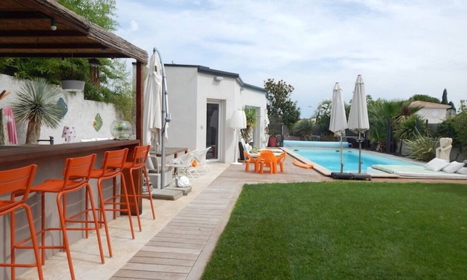 Villeneuve-les-Maguelone Casa | Charming villa with pool near the beach