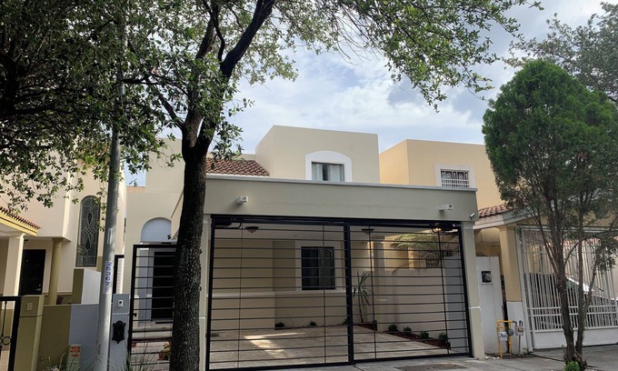 Escobedo Casa | Charming 3-bedroom house with WiFi, AC Gated Community San Nicolás de los Garza
