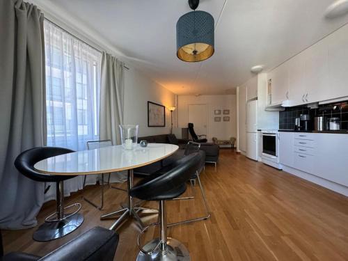 Bromma Apartamento | Charmig lägenhet med balkong nära Stockholm City