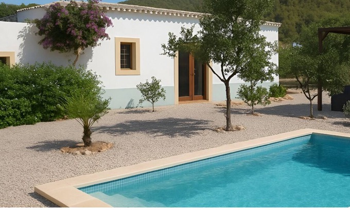 Puerto San Miguel Cabaña | Casa típica ibicenca perfecta para familias y parejas cerca de la playa.