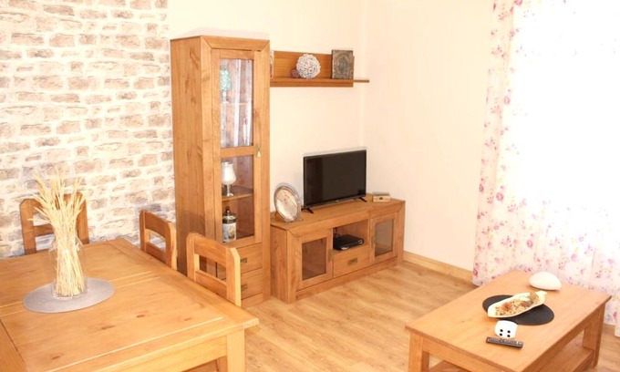 Villanueva de los Infantes Casa | Charming House in Villanueva de los Infantes with Enclosed Garden