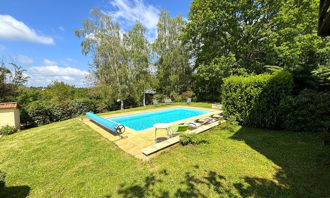 Saint-Germain-de-Belves Casa | charming house, private pool & enclosed garden in the Dordogne Golden Triangle