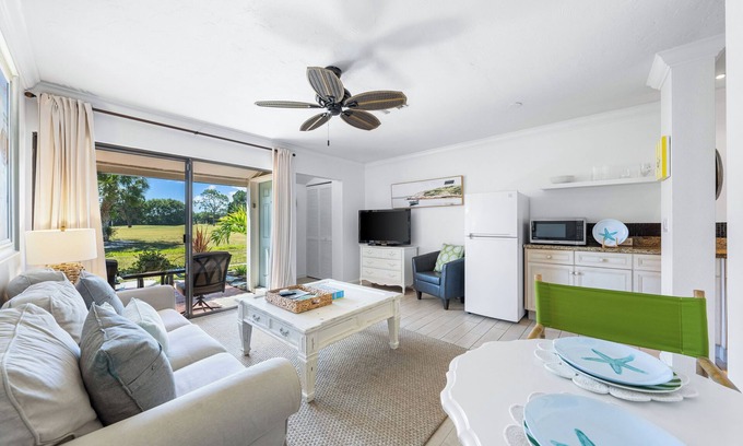Bunker Oaks Condominio | Charming 1/1 Golf Course Front condo Bunker Oaks