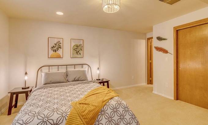 Briargate Casa | Charming 1-bdrm walkout basement suite with AC, WiFi in lovely Colorado Springs