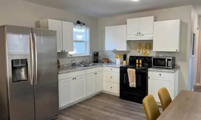 Covington Casa | Charming 1 bed 1 bath house short walk to square