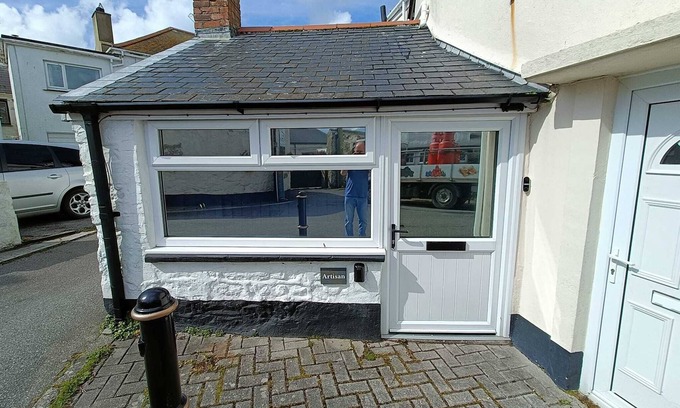 Mullion Cabaña | Charming 1-Bed Cottage in Mullion