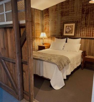 Tenterfield Casa | Charming 1-Bed Farm Cabin with Wood Fire