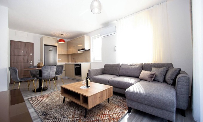 Lastva Grbaljska Apartamento | Charming 1-bedroom apartment in fabulous Lastva Grbaljska with AC, WiFi