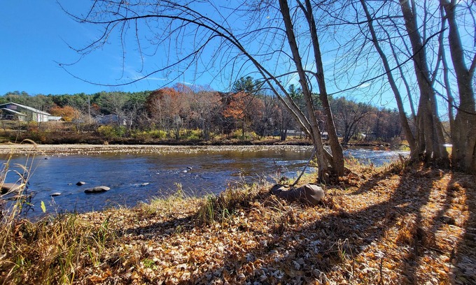 Au Sable Forks Cabaña | Charming 1-bedroom riverside cottage in enchanting Au Sable Forks with AC & WiFi