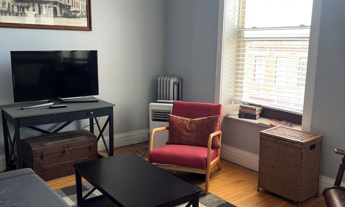 Downtown Apartamento | Charming 1-bedroom apartment in the historic Hotel Royal.