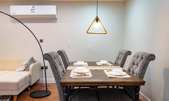 Al Khobar Condominio | Charming 1-bedroom apartment in delightful Al Khobar with AC