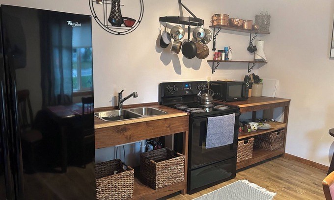 La Crosse Apartamento | Charming 1-bedroom apartment on the Mississippi backwaters. Close to everything.