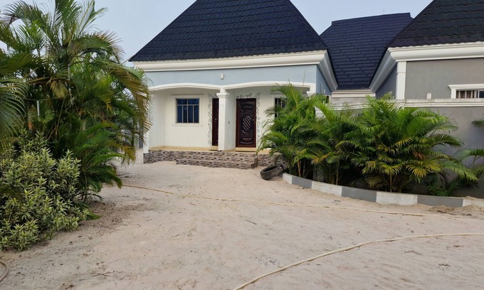 Ekrokpe Apartamento | Charming 1-bedroom apartment in cool Opete, Udu, Warri