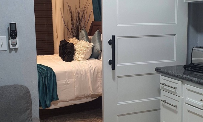 Belair Estates Apartamento | Charming 1-bedroom apartment in beautiful Nassau with WiFi, AC