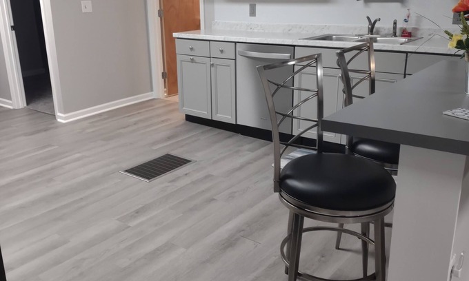 North York Apartamento | Charming 1-bedroom apartment in delightful York with WiFi, AC