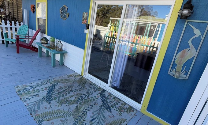Dunnellon Cabaña | Charming 1-bedroom cottage in Dunnellon with saltwater pool and AC