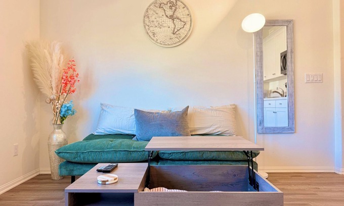 Winchester Cabaña | Charming 1-bedroom cottage in wonderful Winchester for professional travelers