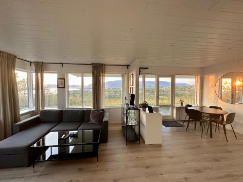 Grafarvogur Apartamento | Charming 1-bedroom condo with stunning view