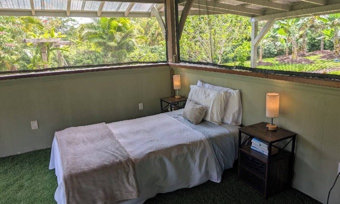 Kehena Casa | Charming 1-bedroom Glamping Getaway in Pāhoa with WiFi