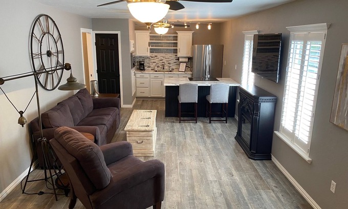 Kingston Casa | Charming 1-bedroom house in Buncombe Creek - Kingston, OK