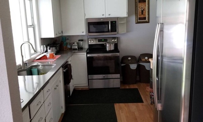 Monta Vista Casa | Charming 1-bedroom house in wonderful Lakewood with WiFi
