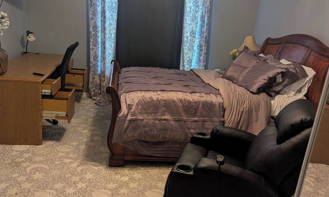 Conyers Casa | Charming 1-bedroom house in delightful Conyers with WiFi, AC, fitness room