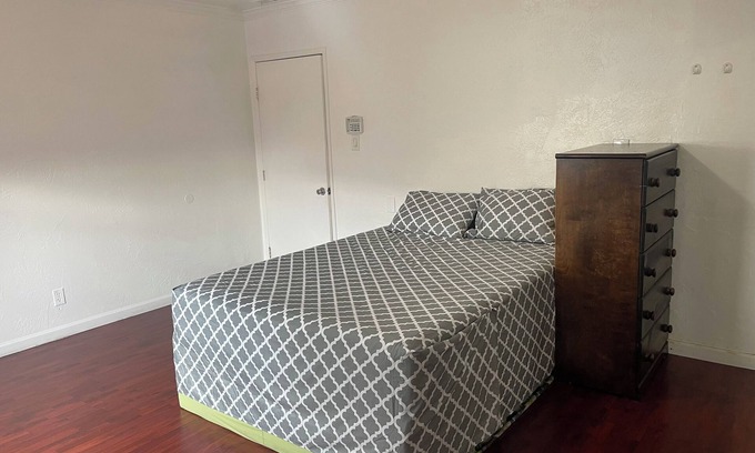 Oakland Casa | Charming 1-bedroom house in wonderful Oakland with WiFi, AC