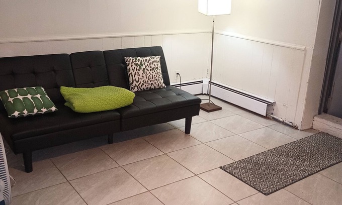 Queens Casa | Charming 1-bedroom house in fabulous Queens with WiFi