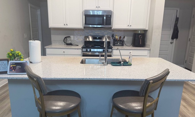 Danville Casa | Charming 1-bedroom in a house with WiFi, fitness equipment in quiet Danville.
