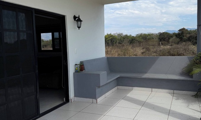 La Unión de Isidoro Montes de Oca Casa | Charming 1-bedroom house with WiFi, AC in welcoming La Saladita